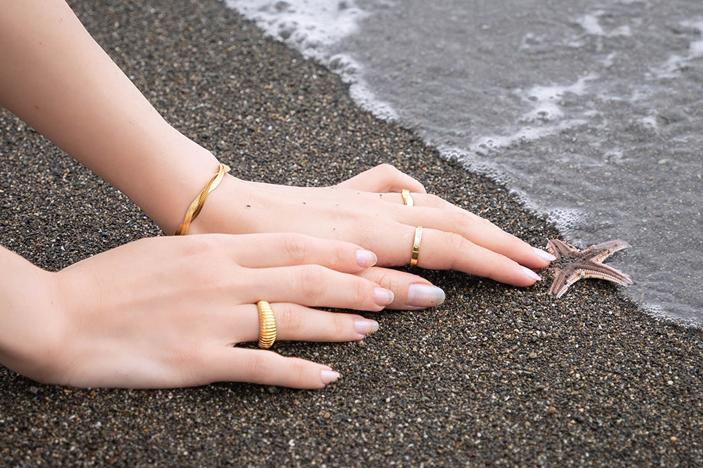 サージカルステンレスとは?コスパの良い優れた金属の特徴・お手入れ方法